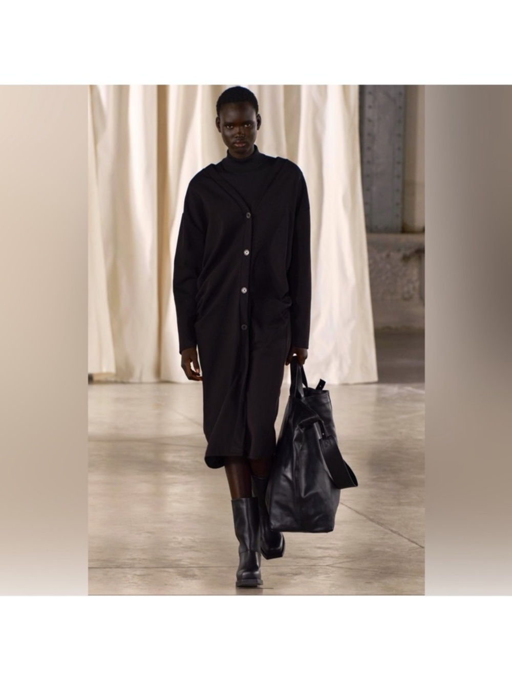 ZARA RUCHED LONG
INTERLOCK JACKET BEAUTIFUL FABRIC BLACK Size S NWT